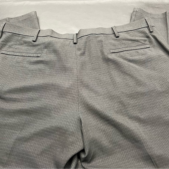 Men’s Haggar dress pants - Size 42/29 - Gently worn - Picture 2 of 10